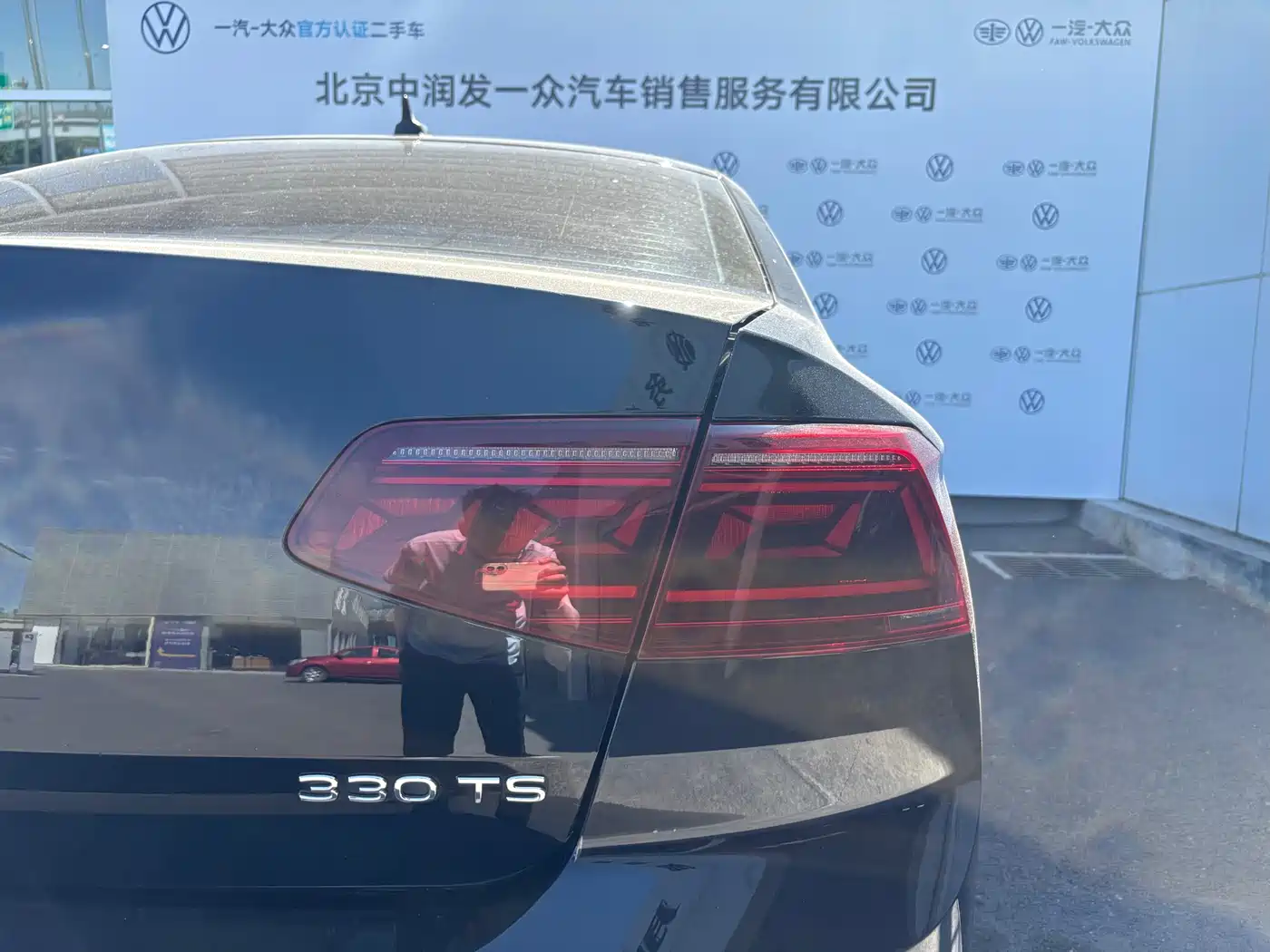 Volkswagen Magotan 2023 Model 2 Million Commemorative Edition 330TSI DSG Luxury фото 13