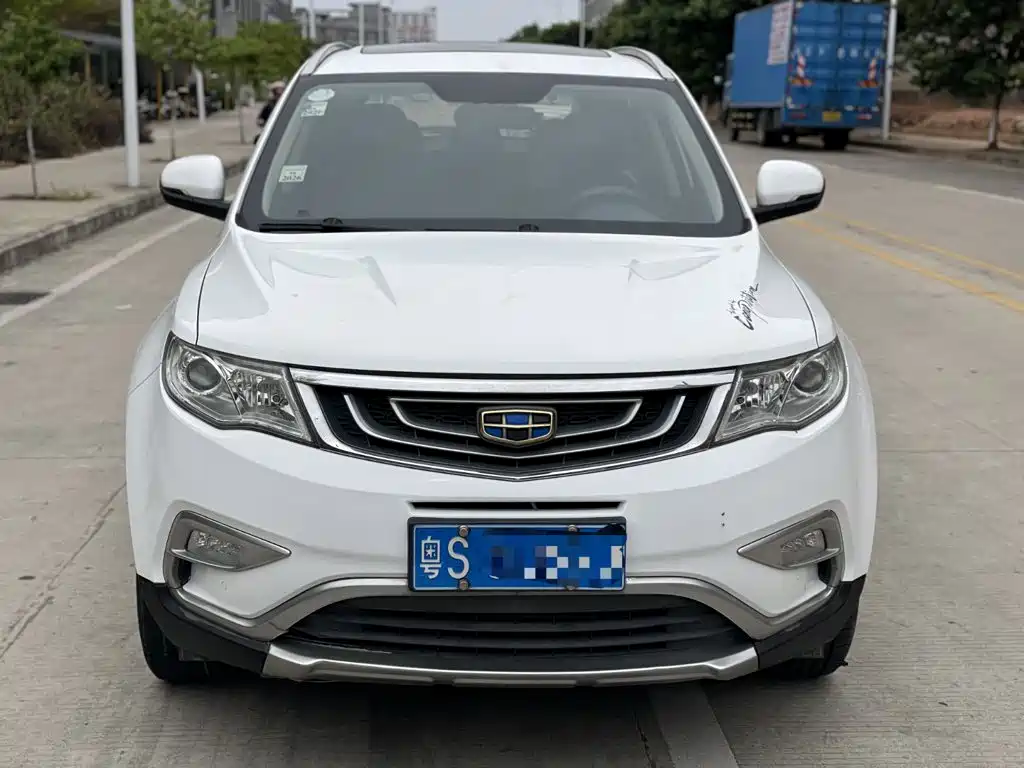 Фото 12 - Geely Boyue