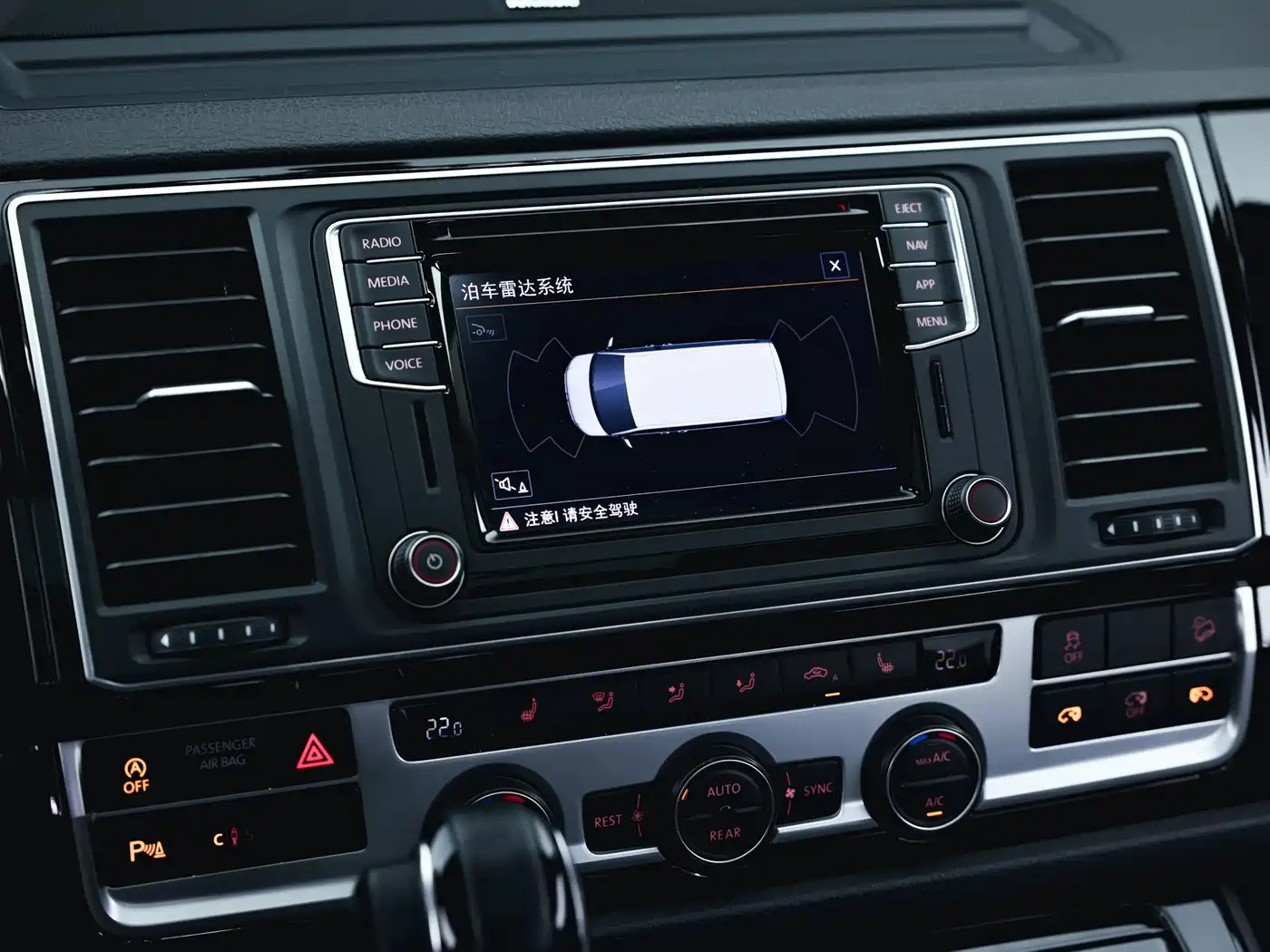 Volkswagen Multivan 2019 2.0TSI 4WD Premium 7-seater фото 13