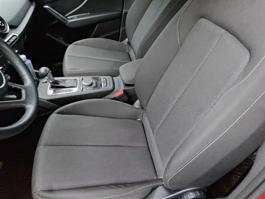 Audi Q2L 2018 35 TFSI Launch Exclusive Edition China VI фото 15