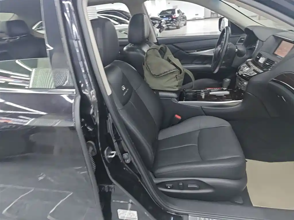Infiniti Q70 2015 2013 Q70L 2.5L Comfort