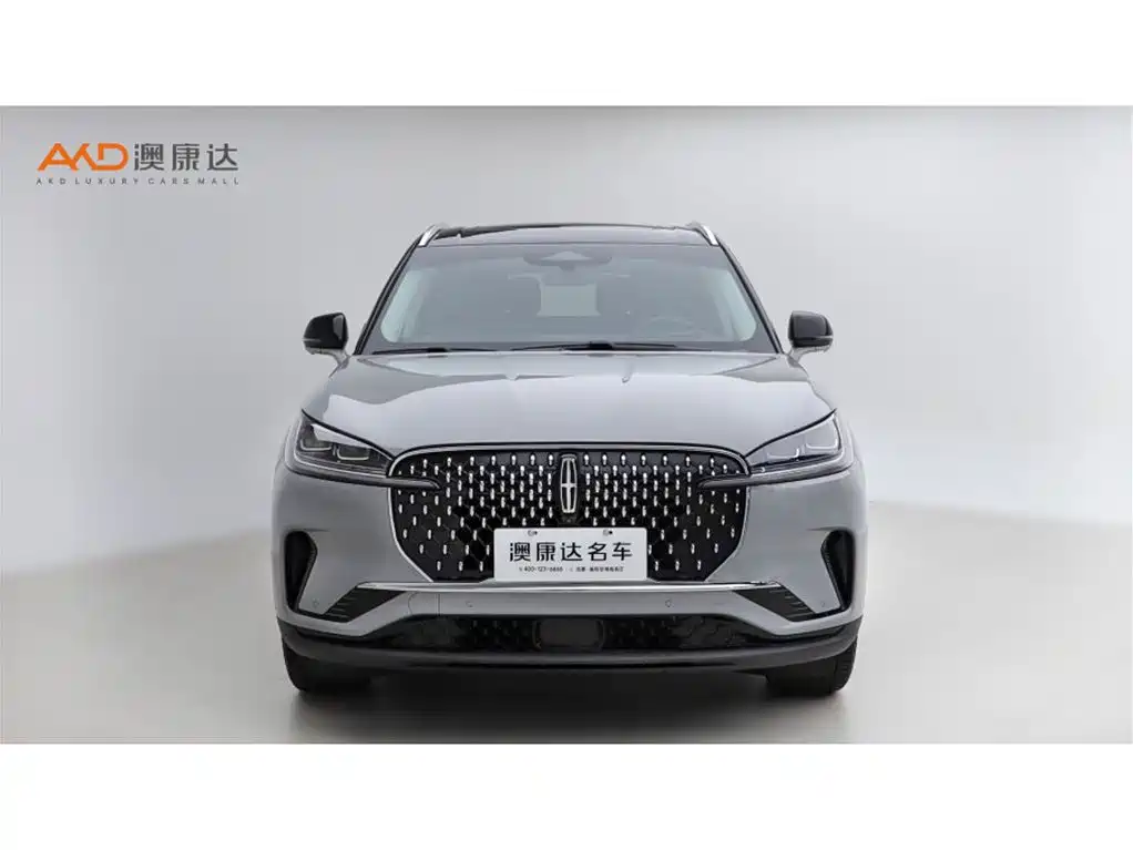 Фото 2 - Lincoln Aviator