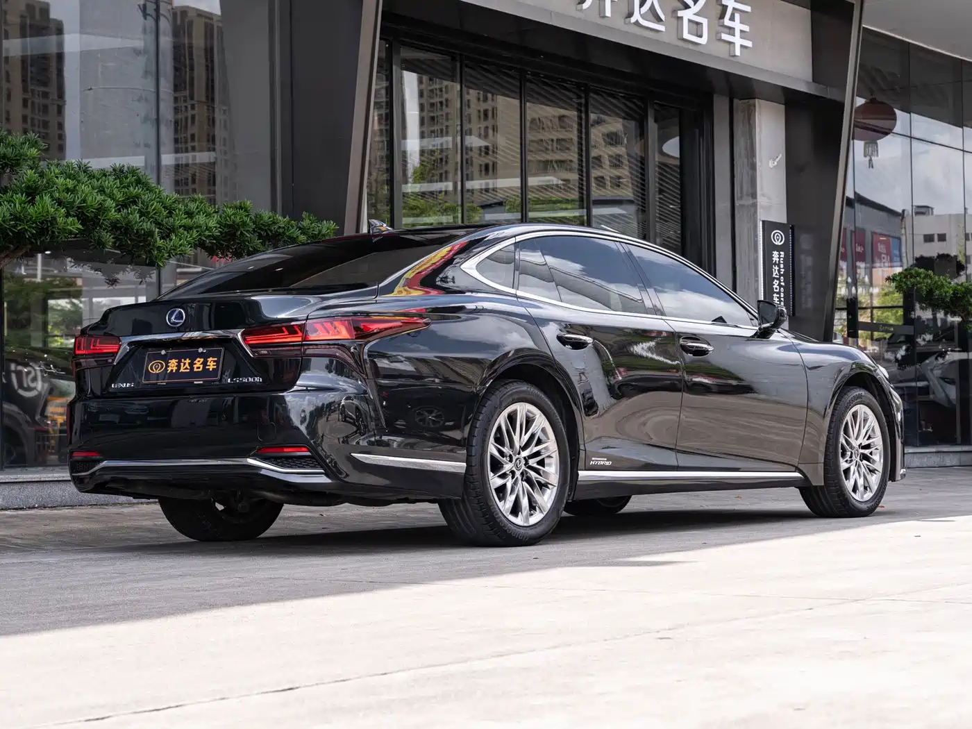 LEXUS LS
