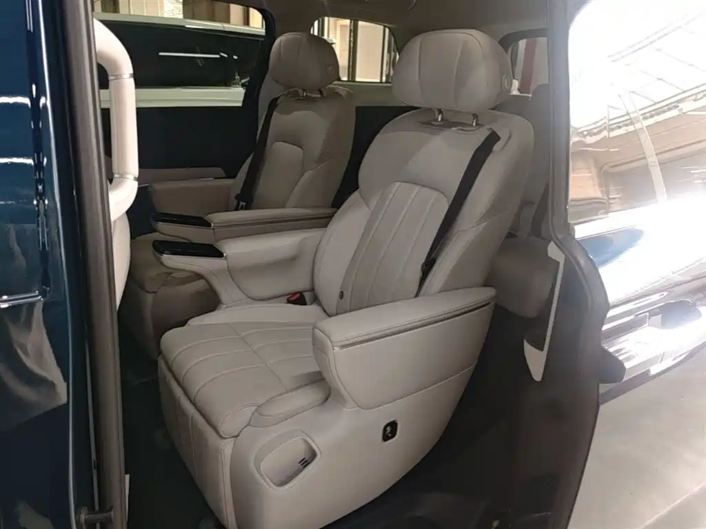 Voyah Auto Voyah Dreamer 2025 PHEV 4WD Kunpeng Premium Edition фото 17