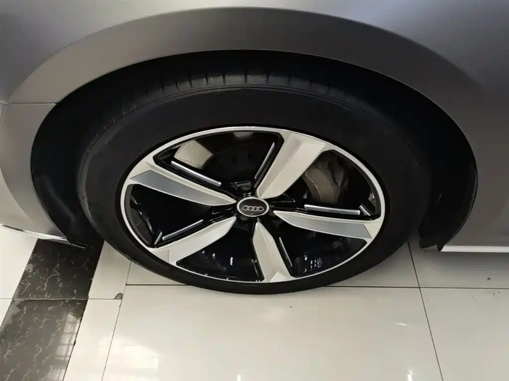 Audi A8 2018 A8L 55 TFSI quattro Launch Elite фото 23