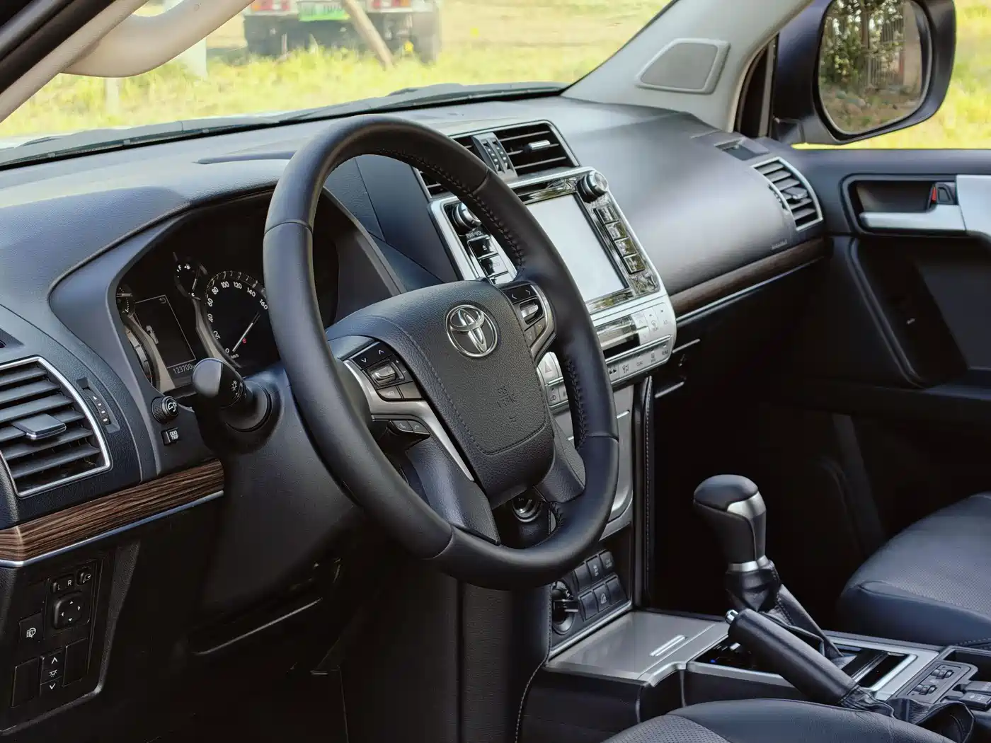 Toyota Prado 2018 3.5L Auto TX-L фото 8