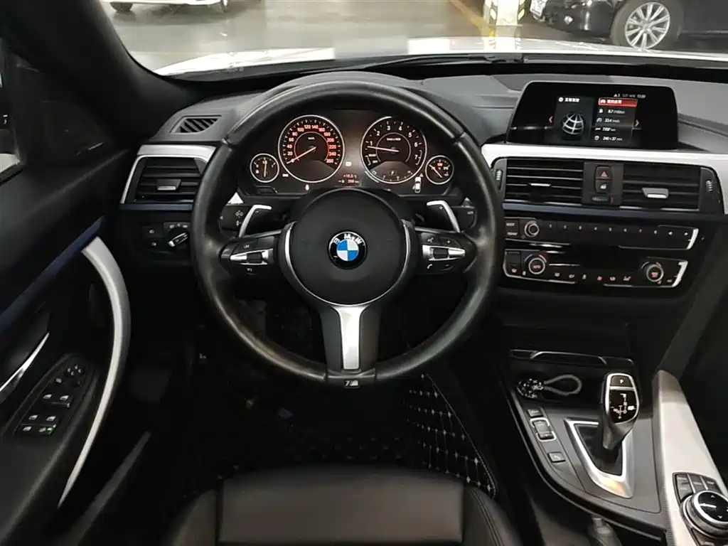 BMW 3 Series GT 2018 320i M Sport фото 3