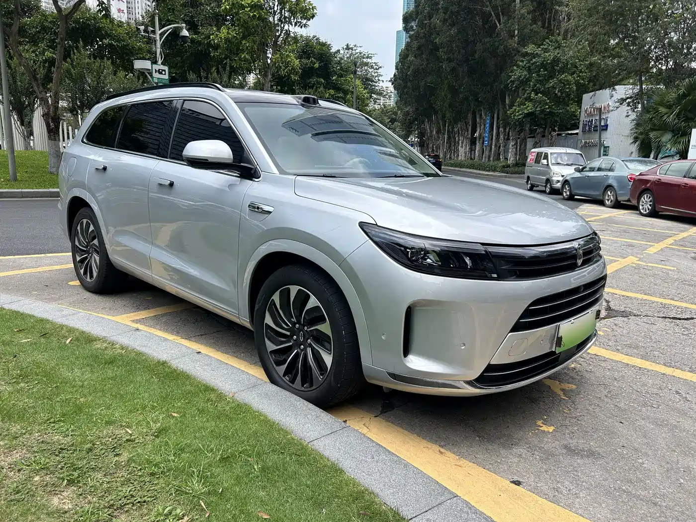 AITO Wenjie AITO M7 2024 Model 1.5T Smart Drive RWD Max 5-Seater фото 3