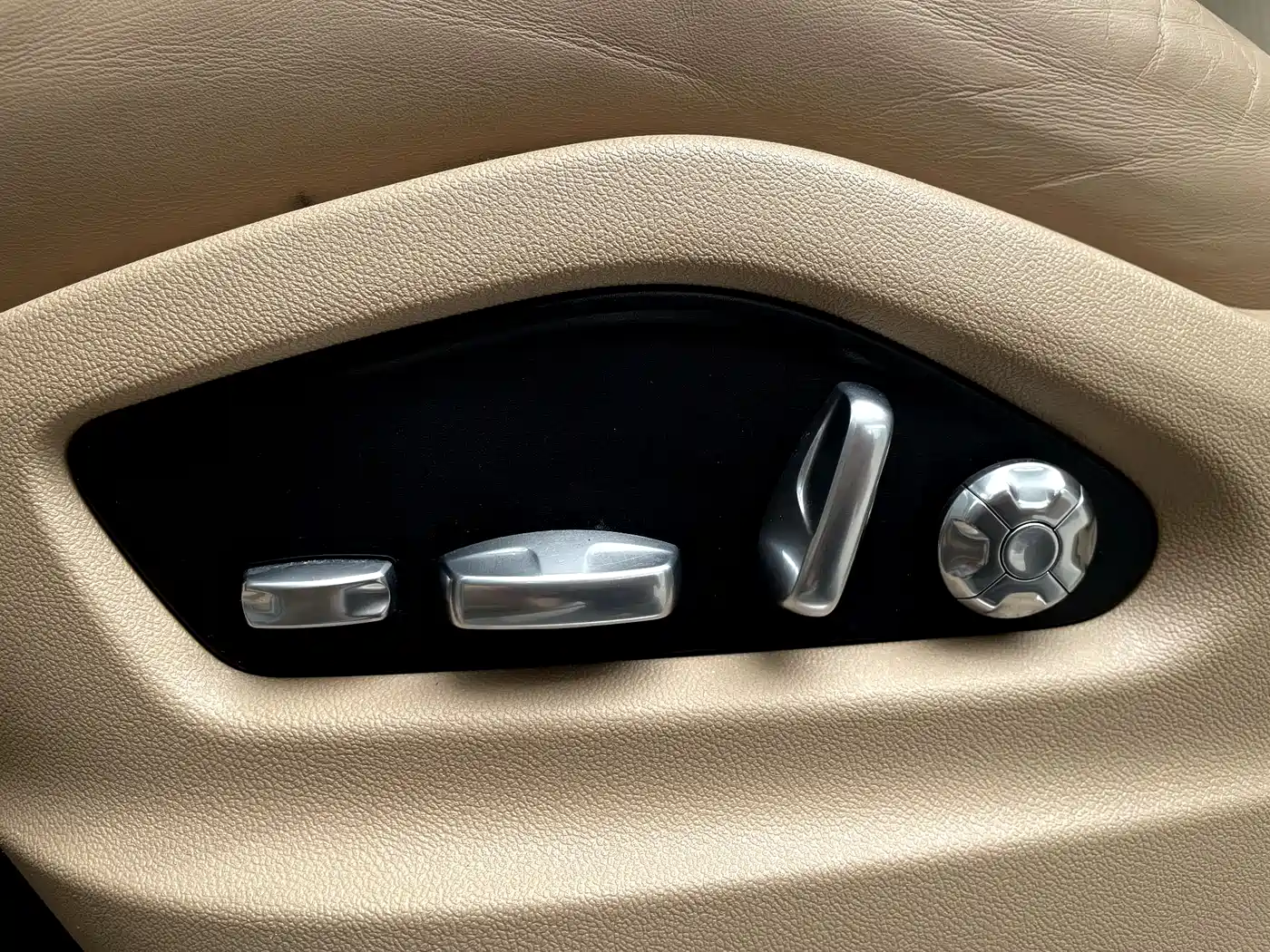 Porsche Cayenne New Energy 2019 Cayenne E-Hybrid 2.0T фото 24