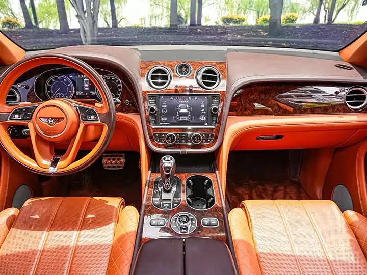 Bentley Bentayga 2016 6.0T Standard Edition фото 14