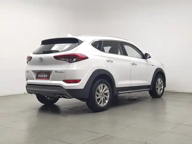 Hyundai Tucson 2015 1.6T Dual Clutch 2WD Smart — фото 2