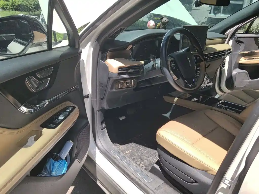 LINCOLN ADVENTURER
