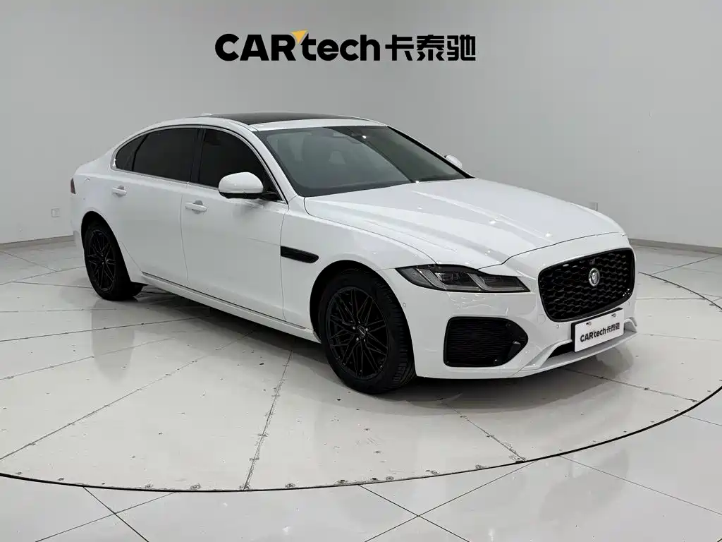 Фото 2 - Jaguar XFL