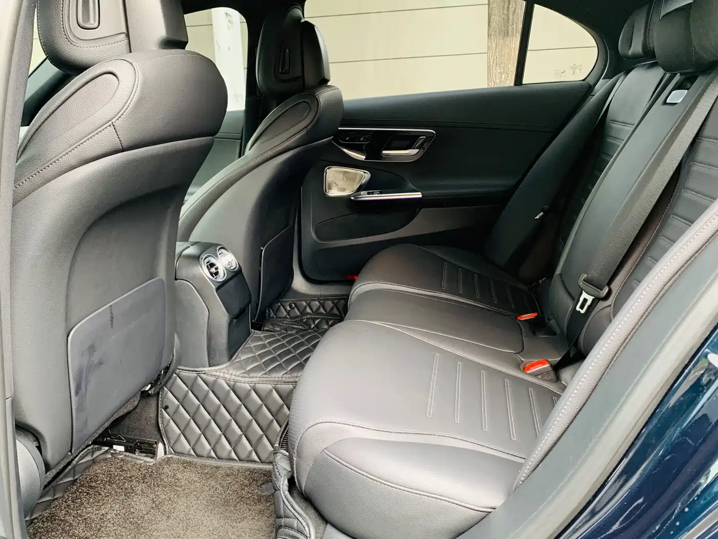 Mercedes-Benz C-Class 2023 Facelift C 260 L Sport Edition фото 7