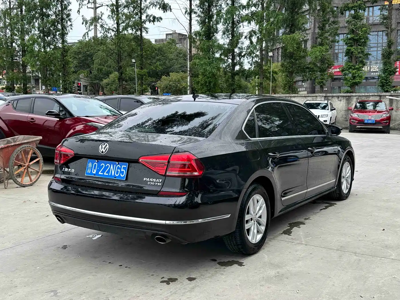 Volkswagen Passat 2016 330TSI DSG Honor Edition фото 14
