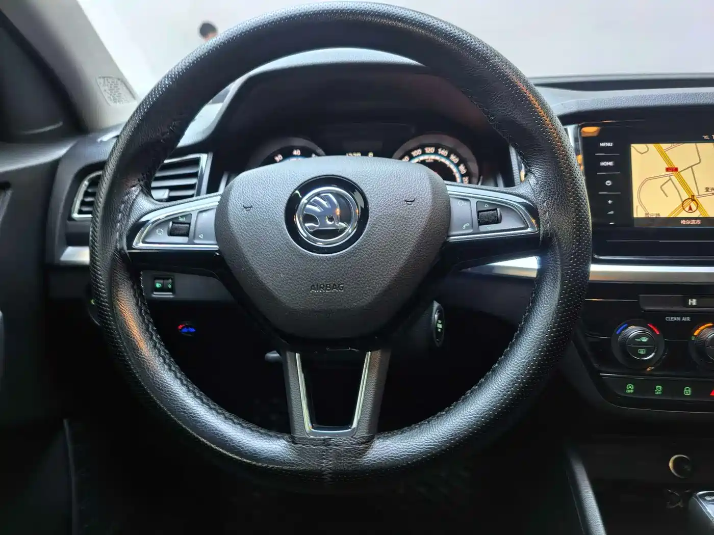 Škoda Kamiq 2022 1.5L Automatic Comfort Edition фото 10