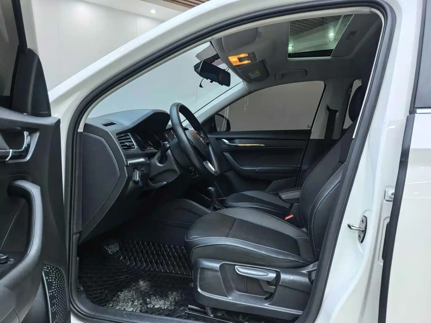 Škoda Kamiq 2022 1.5L Automatic Comfort Edition фото 23