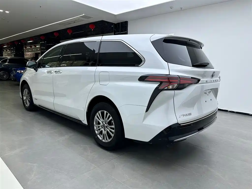 Toyota Sienna 2021 2.5L Hybrid Luxury Edition фото 7