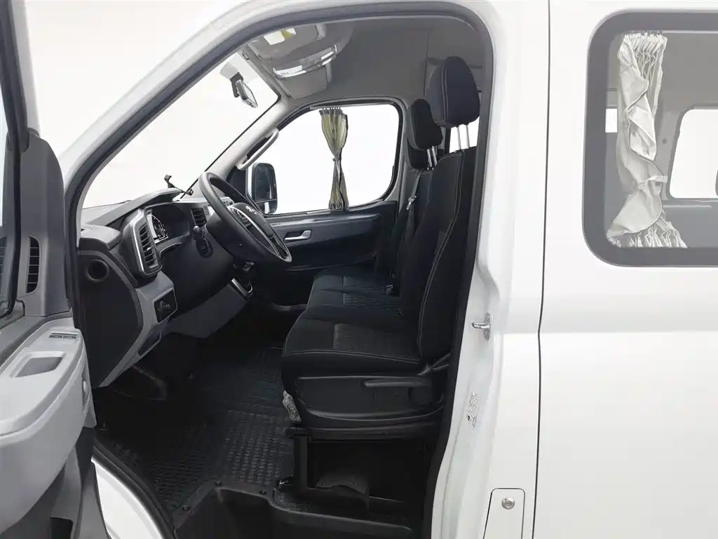 SAIC Maxus Xintu V80 2025 Model PRO Aoyun 2.0T Automatic Short Wheelbase Medium Roof 5/6-seater фото 10