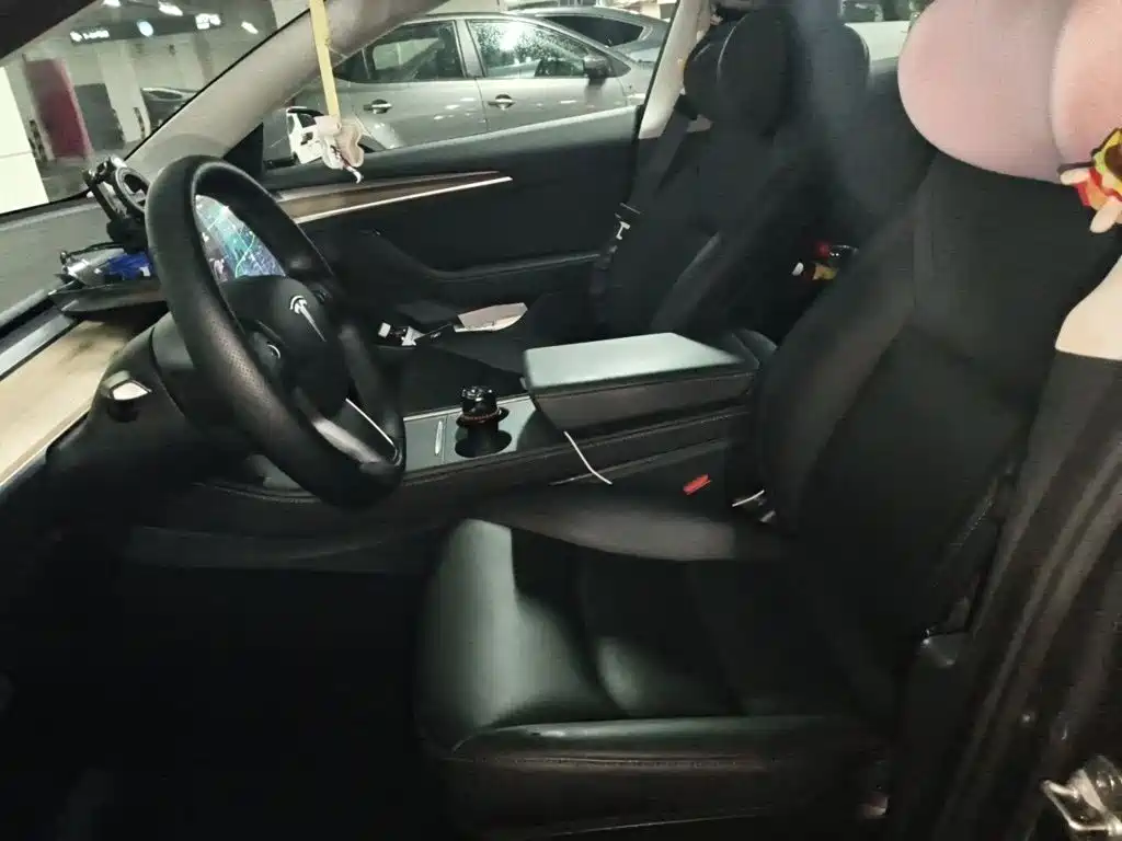 Фото 8 - Tesla Model 3