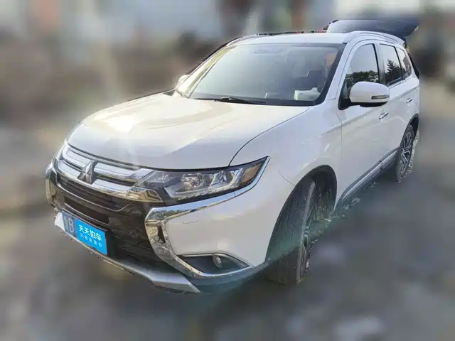  Mitsubishi Outlander (Import) 2016 2.4L 4WD Elite 5-seater
