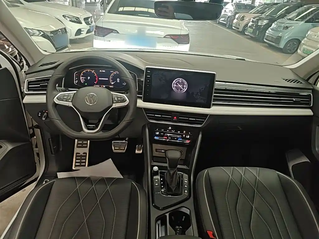 Volkswagen Tiguan L 2024 330TSI Automatic 2WD R-Line Premium Enjoyment Edition фото 6