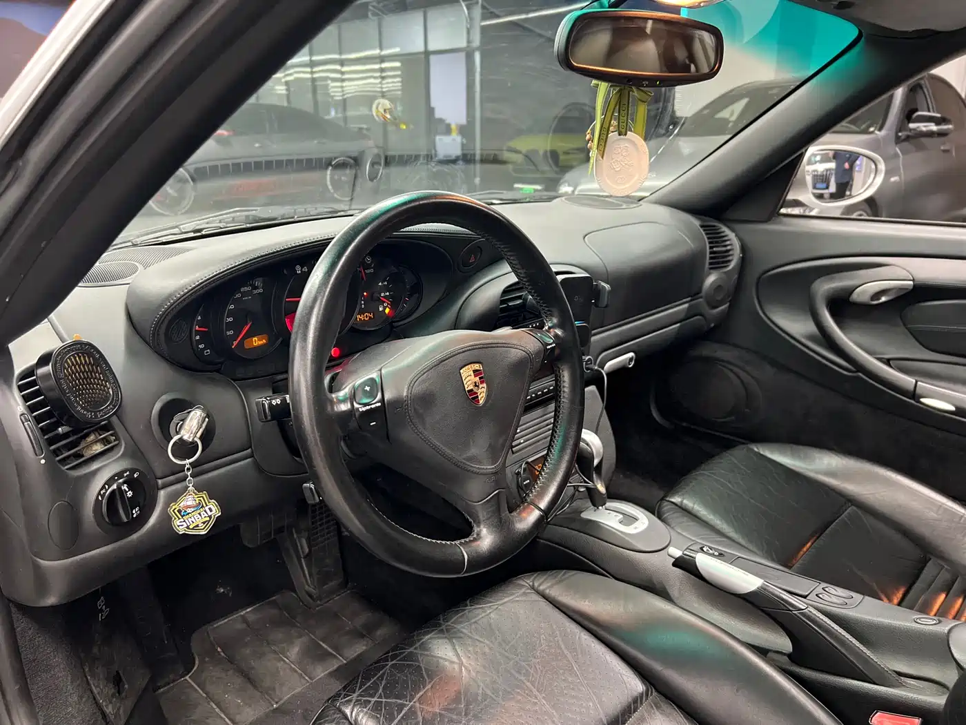 Porsche 911 2005 Carrera 4 AT 3.6L фото 9