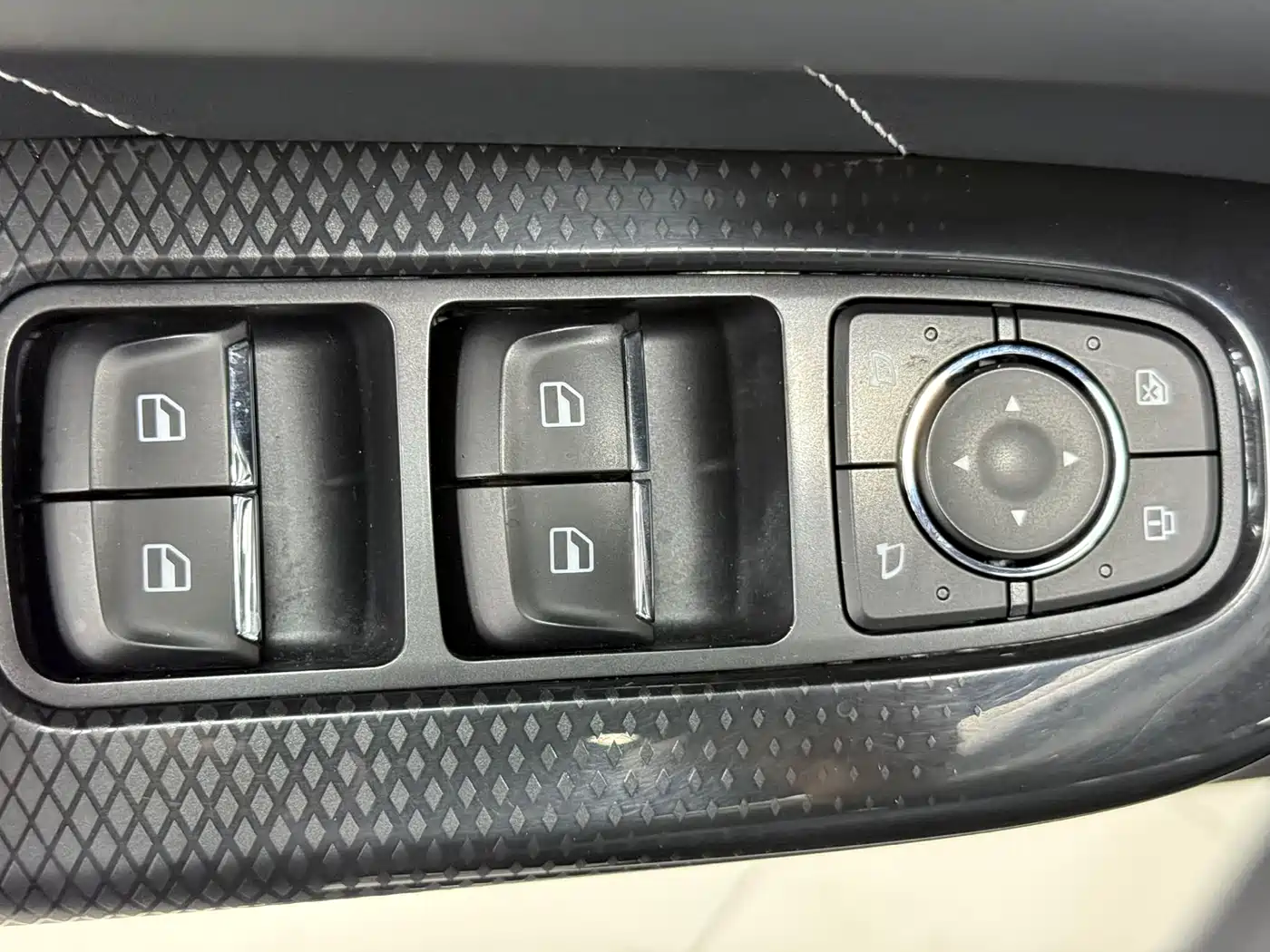 Haval M6 2021 PLUS 1.5T DCT Luxury Smart Connect фото 16