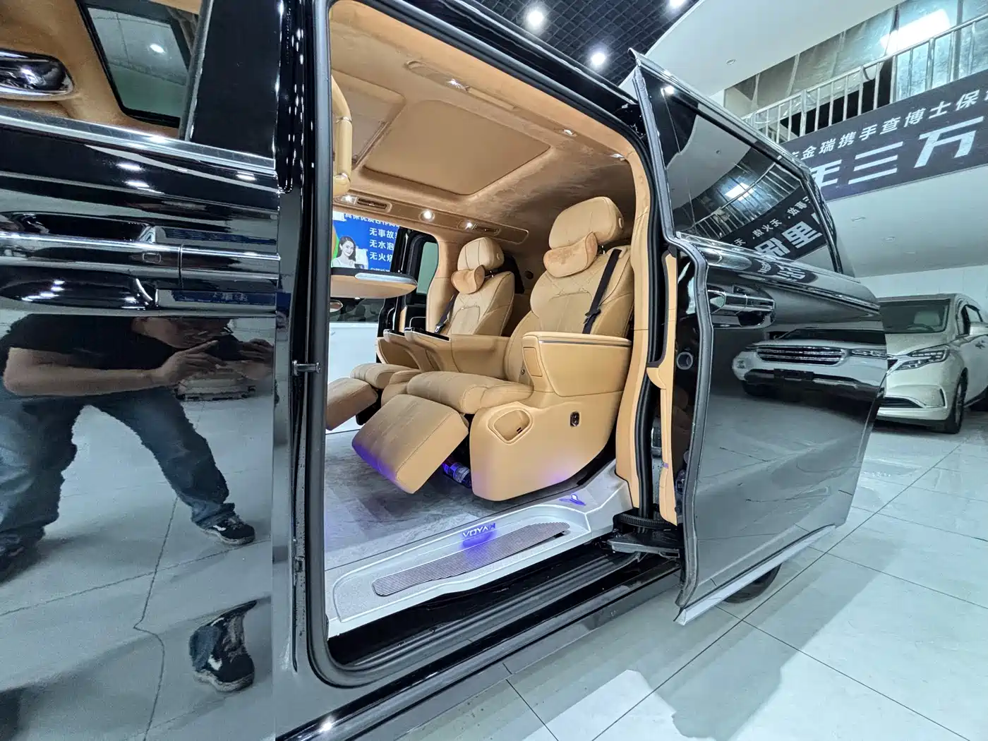 Voyah Auto Voyah Dreamer 2025 Model PHEV Basic Version фото 13