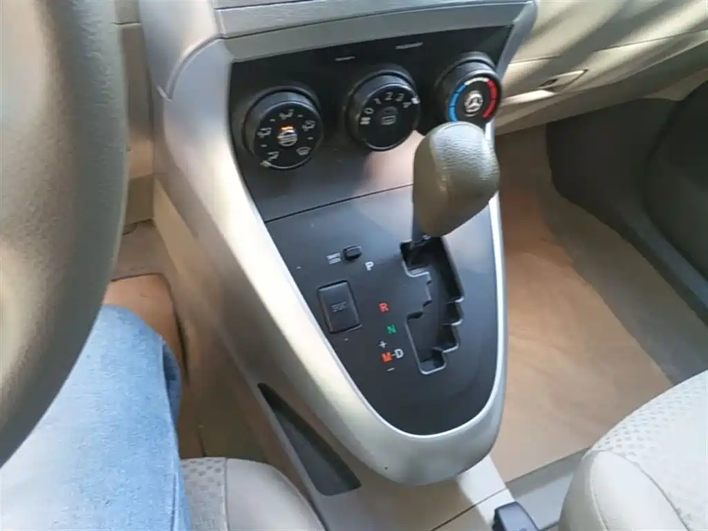 Toyota E'Z 2011 180E CVT Elite Edition фото 14