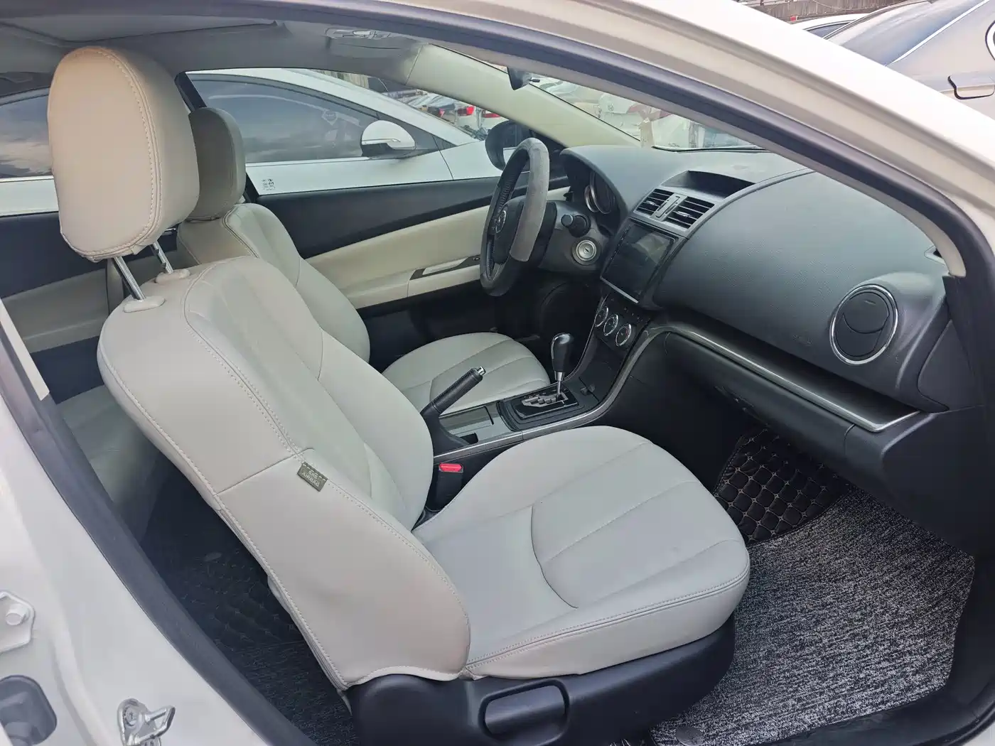 Mazda Ruiyi 2014 2012 2.0L Automatic Luxury Edition