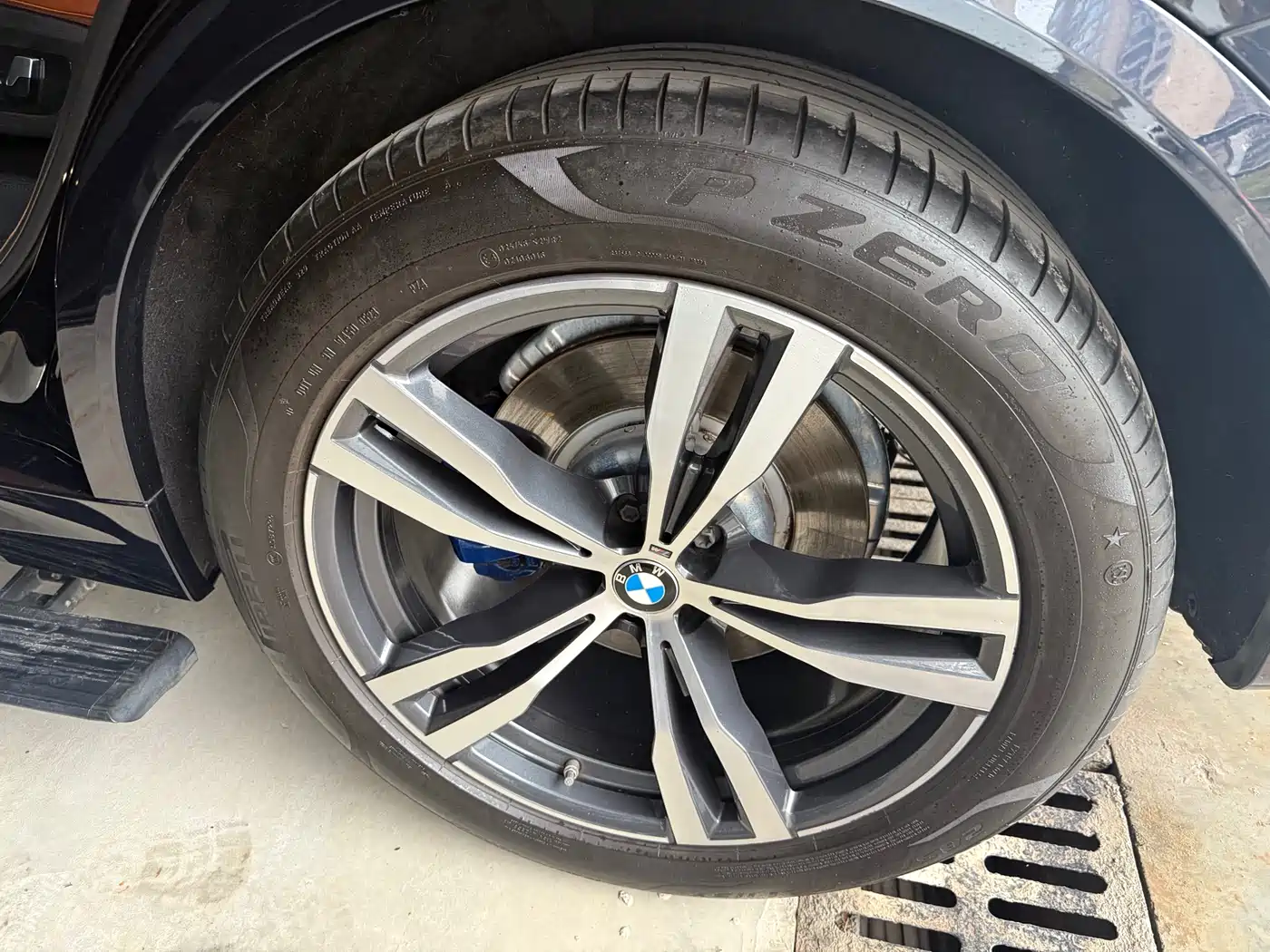 BMW X7 2023 xDrive40i Exclusive M Sport Package фото 9