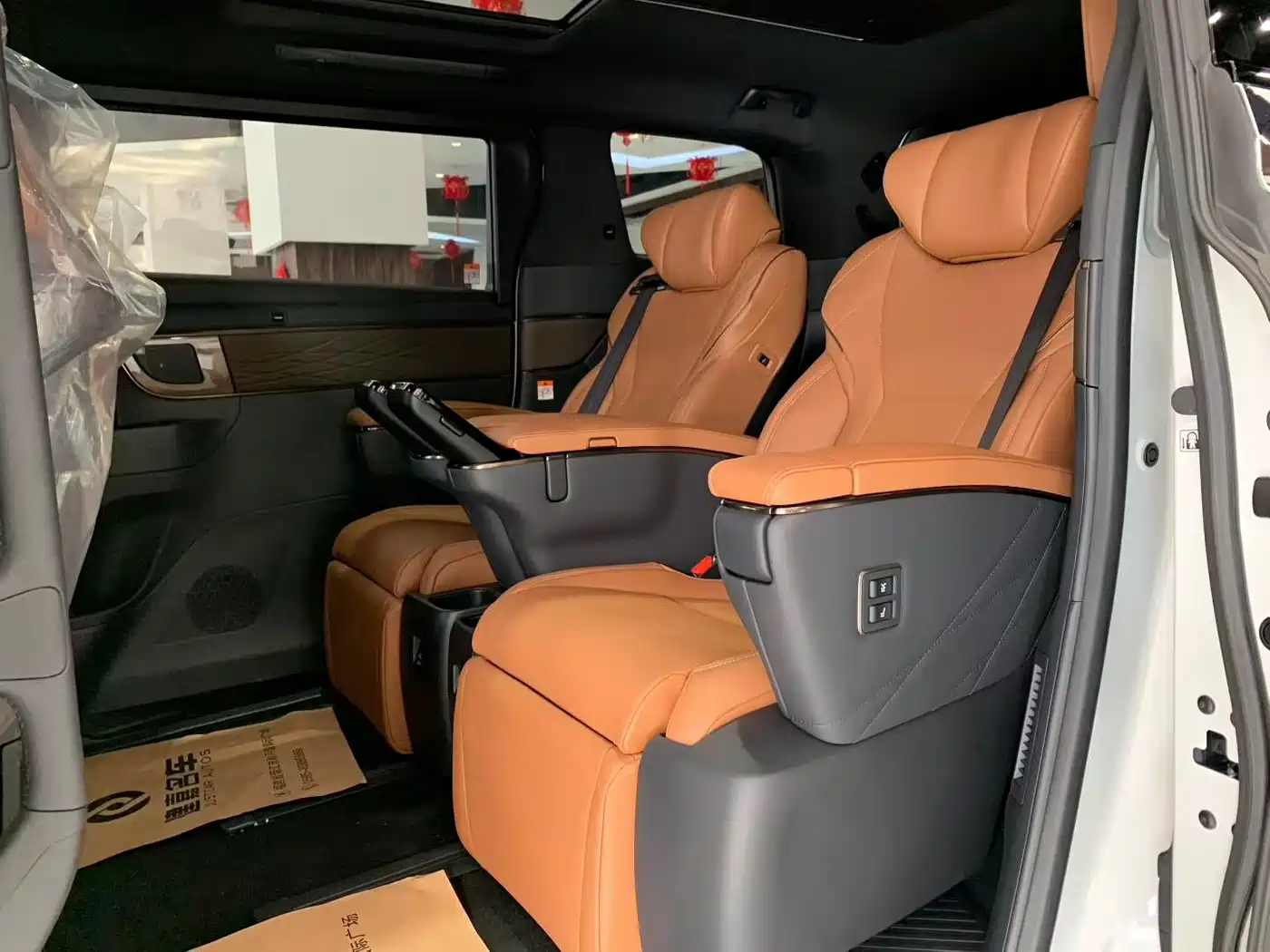 Toyota Vellfire 2024 Crown Hybrid 2.5L Executive Premium Edition фото 9