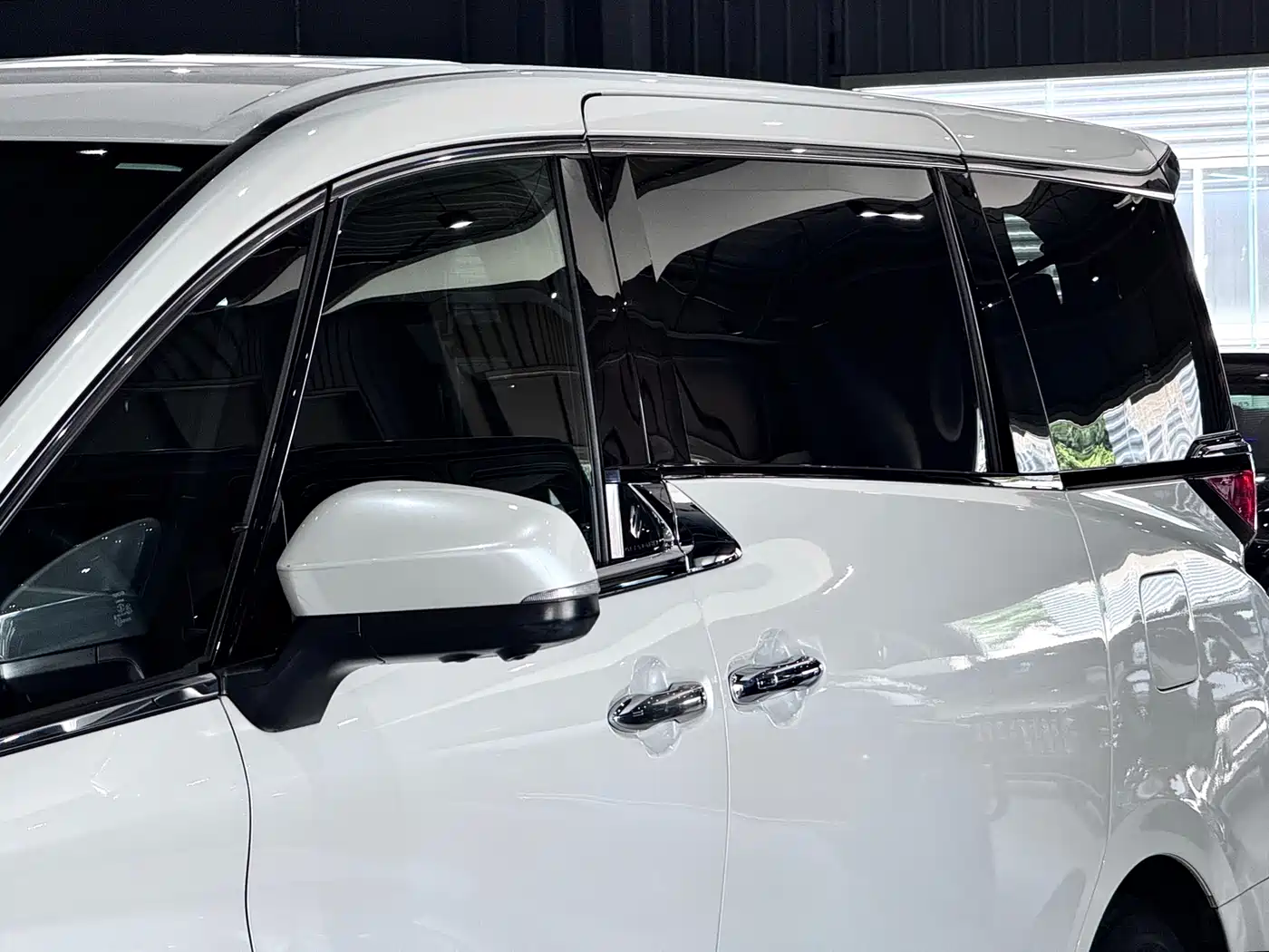 Toyota Alphard 2024 Hybrid 2.5L Ultimate Enjoyment Edition фото 11