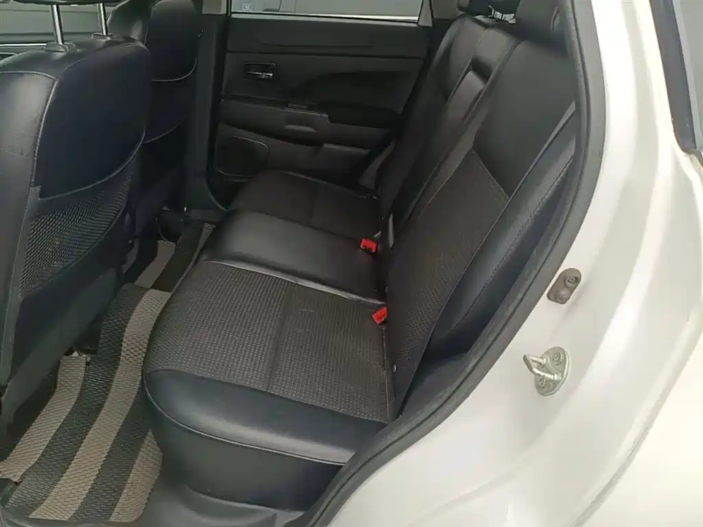 Peugeot 4008 (Import) 2013 2.0L 4WD Fashion фото 16