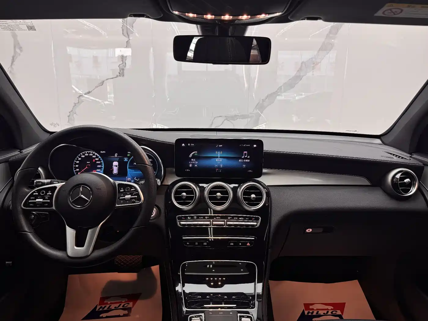 Mercedes-Benz GLC 2020 Facelift GLC 260 L 4MATIC Dynamic фото 10