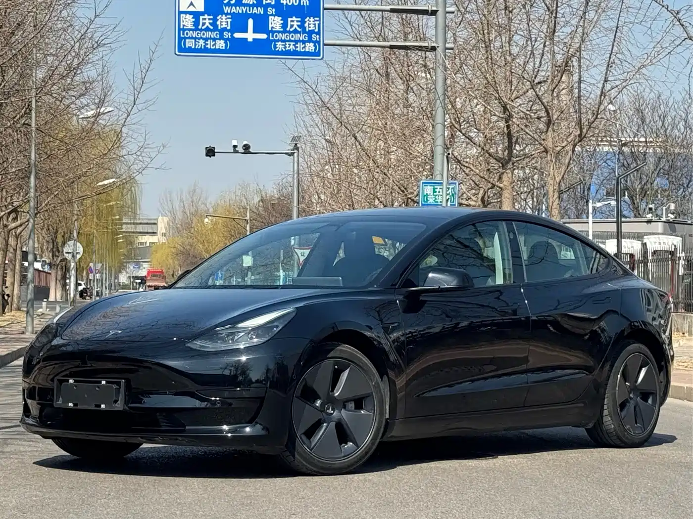 TESLA MODEL 3