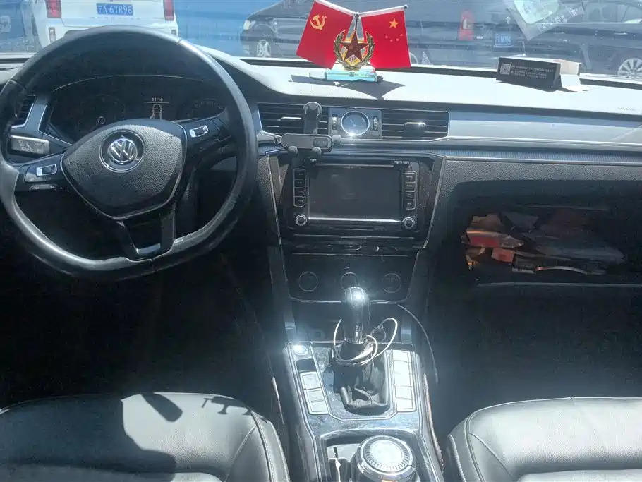 Volkswagen Passat 2017 330TSI DSG Prestige фото 16