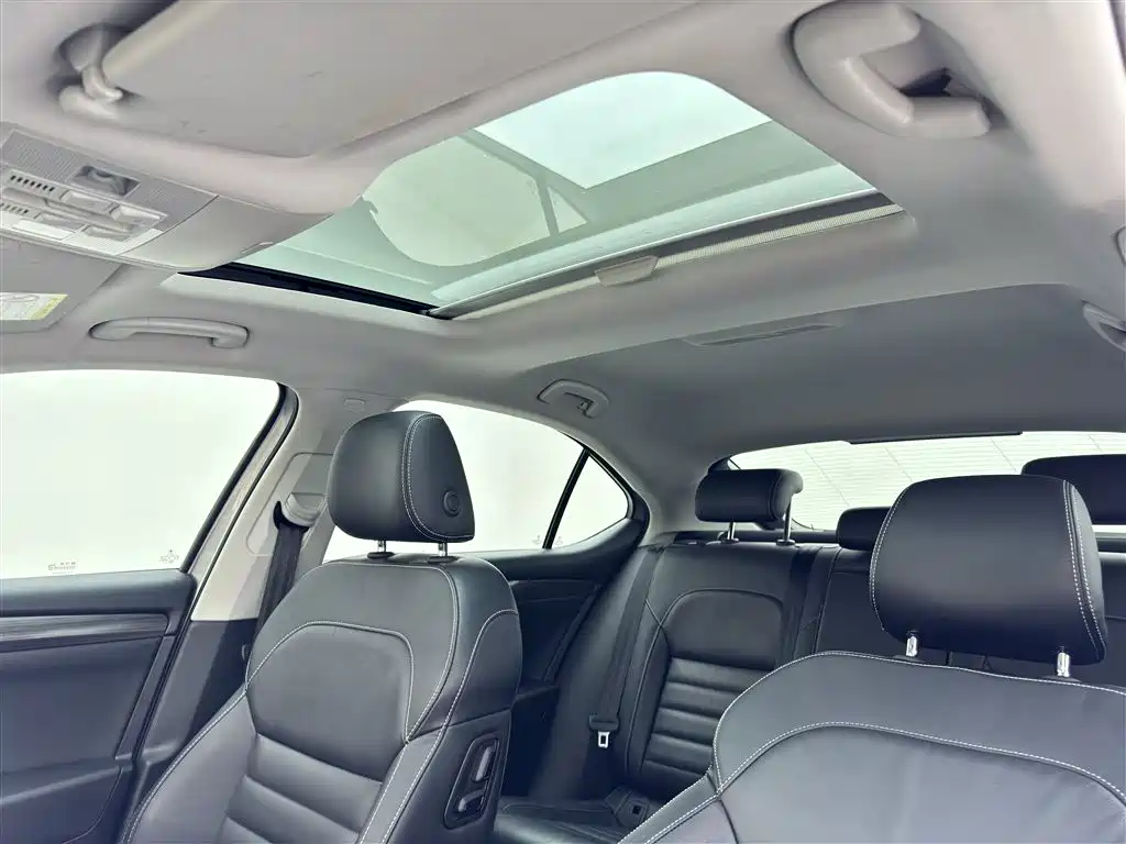 Škoda Superb 2016 TSI330 DSG Smart Edition фото 14