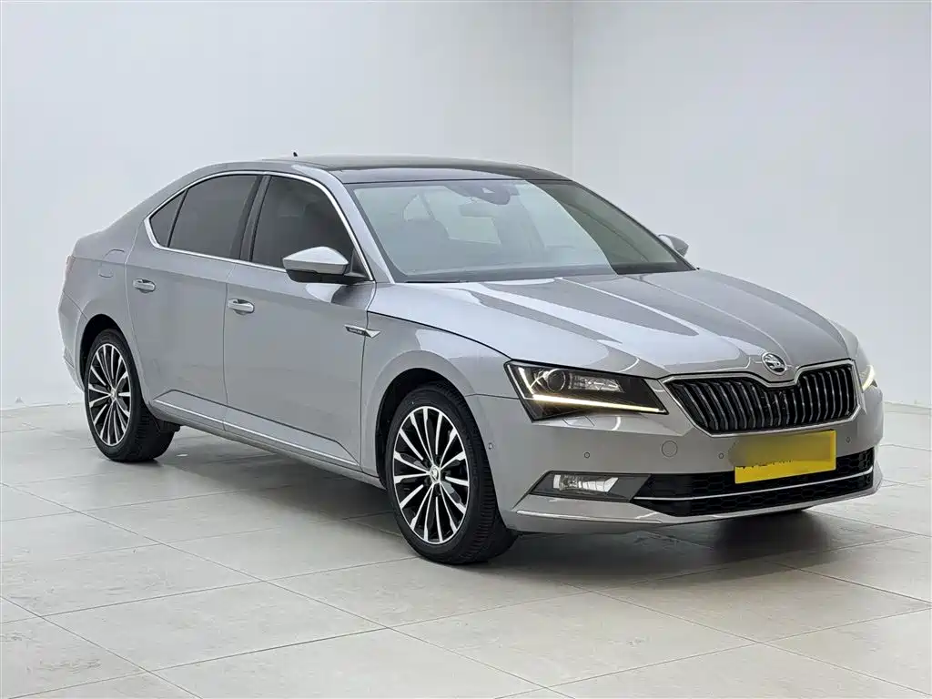 Škoda Superb 2016 TSI330 DSG Smart Edition фото 22