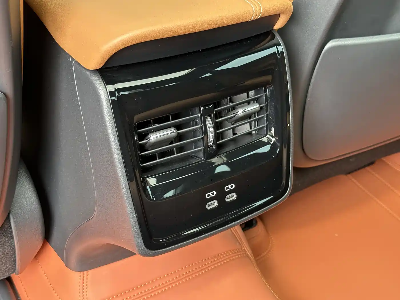 Toyota Avalon 2024 Model Hybrid 2.0L Prestige Edition фото 15