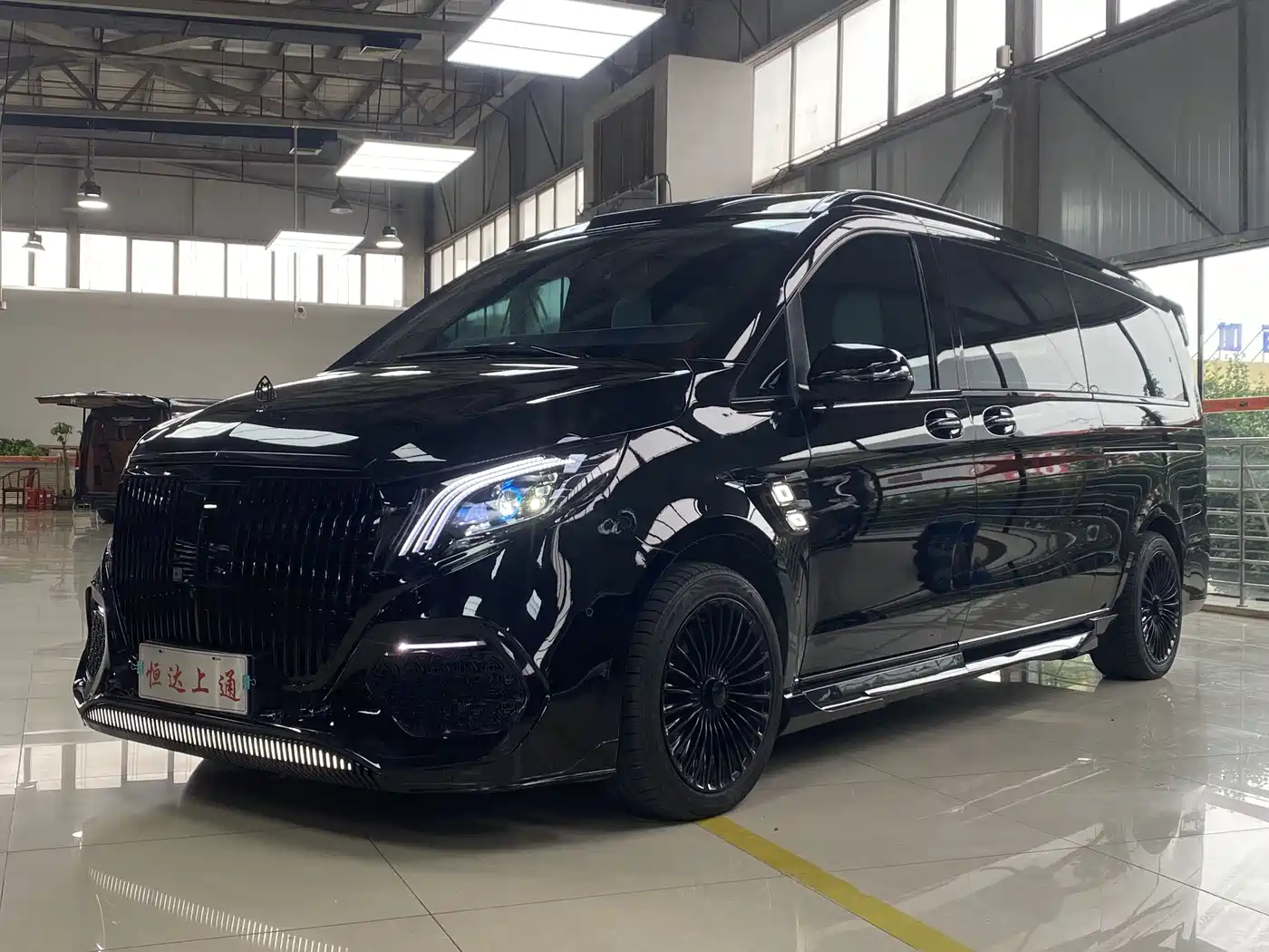 Mercedes-Benz Vito 2023 2.0T Business 7-Seater