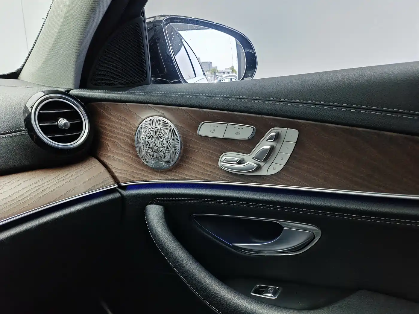 Mercedes-Benz E-Class 2020 Facelift E 300 L Exclusive фото 17