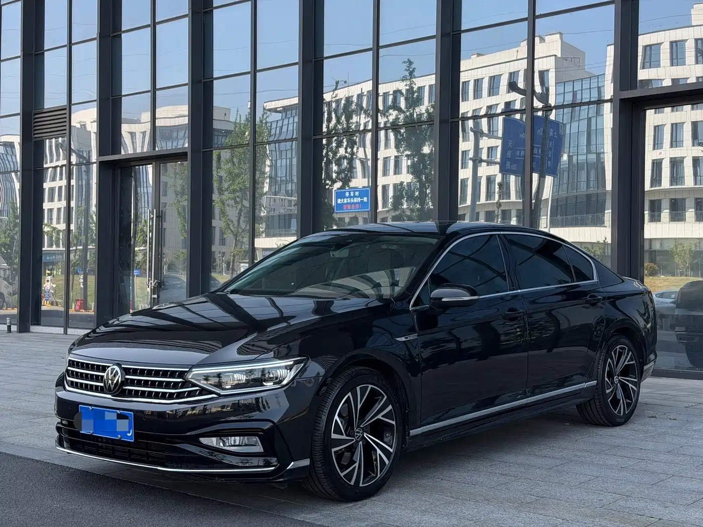 Volkswagen Magotan 2023 Model 2 Million Commemorative Edition 330TSI DSG Luxury