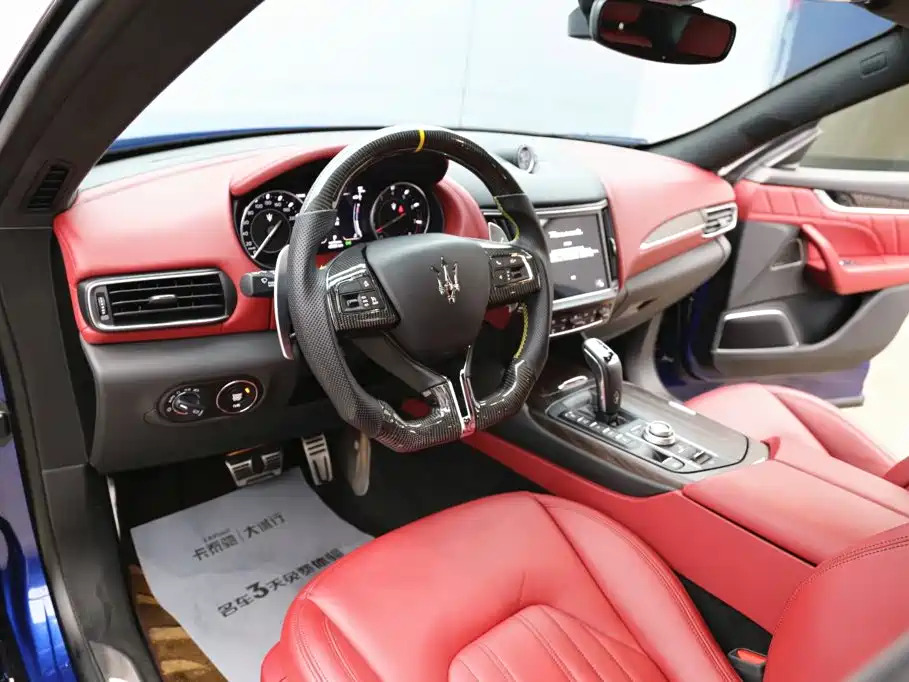 Photo 14 - Maserati Levante