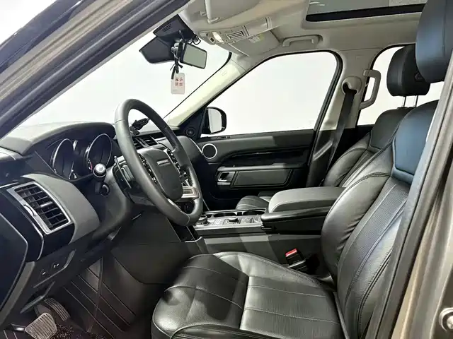 Land Rover Discovery 2019 3.0 SC V6 SE — фото 5