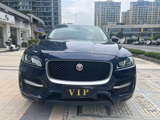 Jaguar F-PACE 2018 2.0T 4WD R-Sport Edition — фото 2