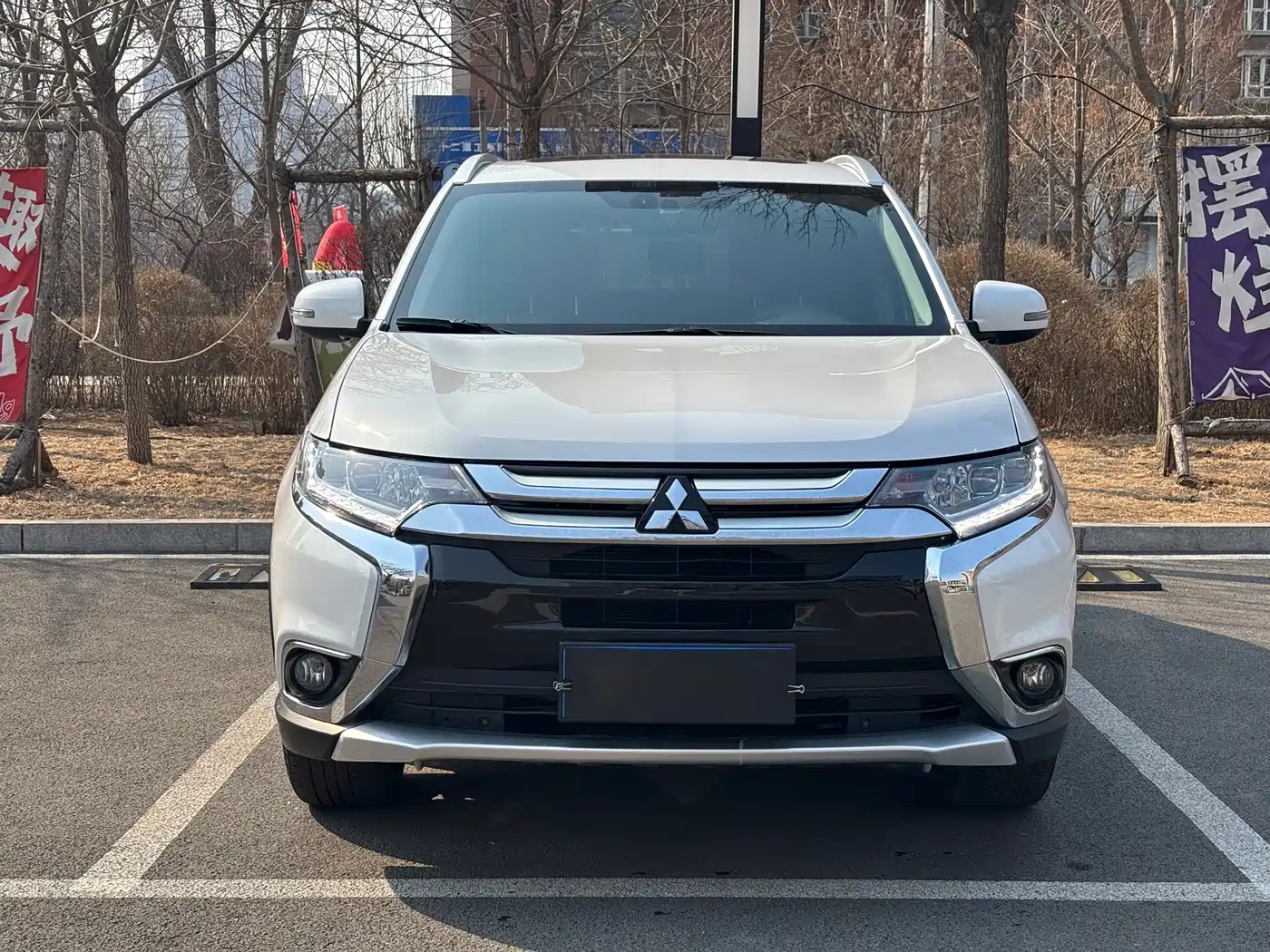 MITSUBISHI OUTLANDER