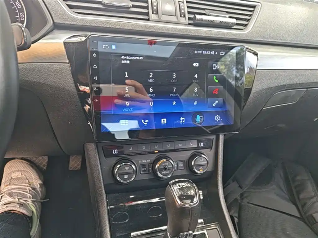 Škoda Superb 2016 TSI280 DSG Pioneer Edition фото 13