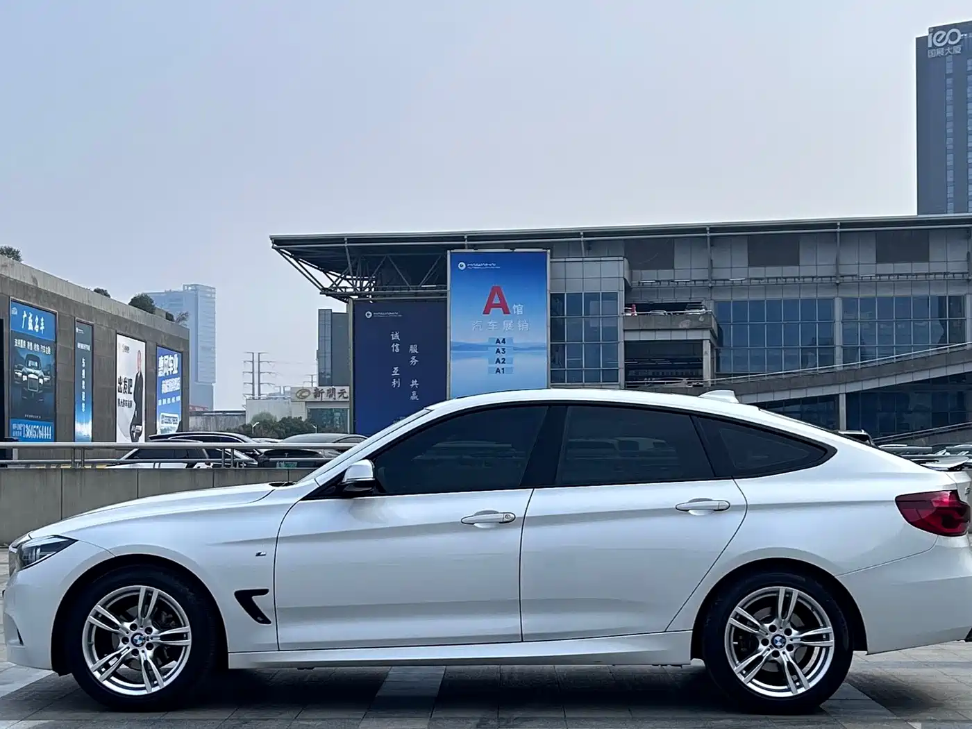BMW 3 Series GT 2020 320i M Sport Package фото 4